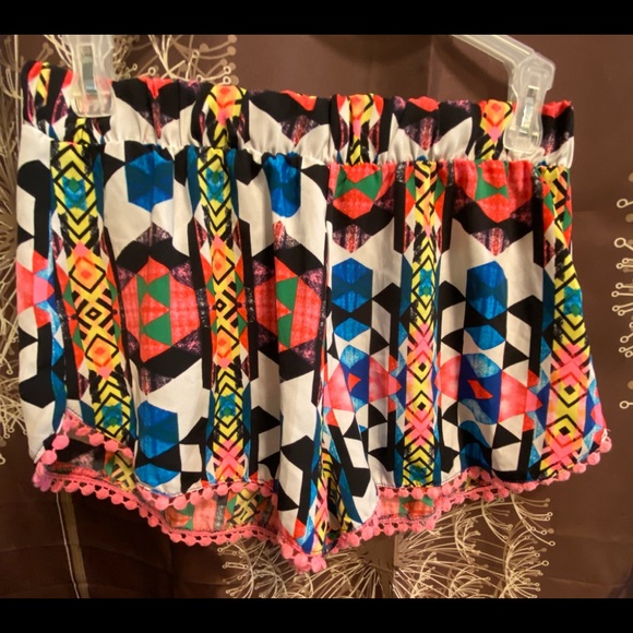 Kii Items in your cloaet Pants - Kii Items in your closet SHORTS geometric Medium M